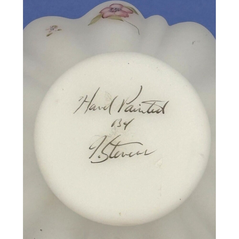 Fenton White Satin Sm Vase Romantic Country Berries & Blossoms Opaque Signed EUC - Picture 5 of 16
